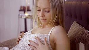 Dutch babe masturbates