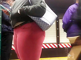 Ebony college girl booty in red jeans