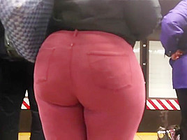 Ebony college girl booty in red jeans