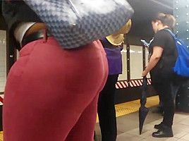 Ebony college girl booty in red jeans