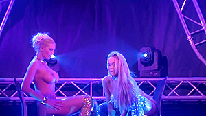 Emi Escada and Regina Moon Lesbian Show