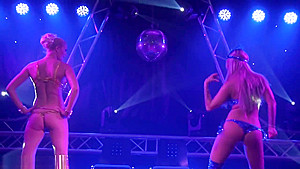 Emi Escada and Regina Moon Lesbian Show