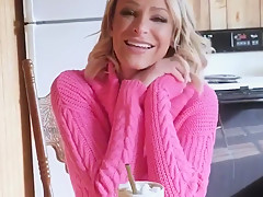 Emma Hix - Stepdaughter Fucked On Vacation Snapchat Pov
