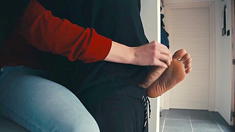 Ester Tortoures His Dick From Behind Before Letting Him Cum On Her Soles