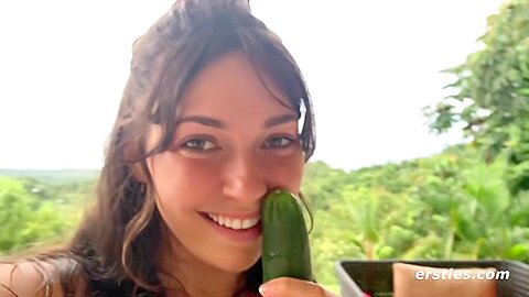Exhibitionist Erin 2 Hq