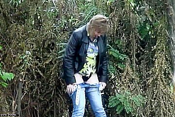 Exotic Amateur video with Public scene