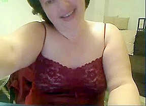 Fat ass amateur wife chats in her night gown on cams