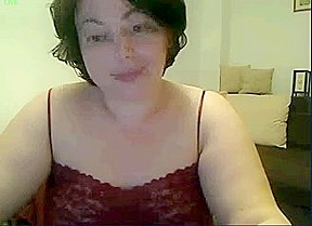 Fat ass amateur wife chats in her night gown on cams