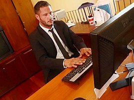Fucking The Boss - Carmen Caliente And Jenna Leigh