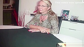 GERMAN Step mom SEDUCE YOUNG BOY WORKER TO FUCK