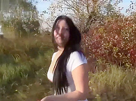 Geile Caro beim privaten Ficktreff auf der Wiese