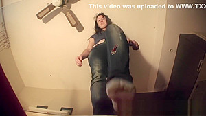 Giantess Girlfriend Underglass