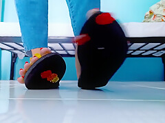 Giantess Wears Flip Flops