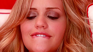 Glamour girl Mia Malkova