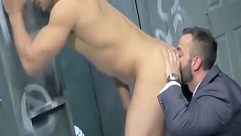 Glory Hole for a Cute Hunk