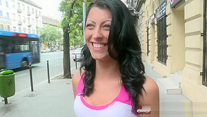 Gorgeous Vivien Bell Agrees To Film An Erotic Video