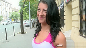 Gorgeous Vivien Bell Agrees To Film An Erotic Video