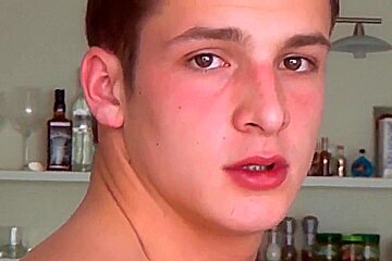 Gorgeous muscled stud solo