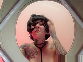 Goth piss mistress punishes sub with her cunt
