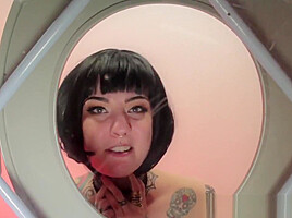 Goth piss mistress punishes sub with her cunt
