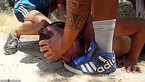 HardKinks - Smelling sneakers and feet