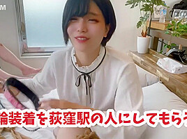Have Sex With Three Friends  The Japanese Use The Shackles To Commit A Woman