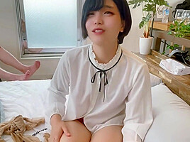 Have Sex With Three Friends  The Japanese Use The Shackles To Commit A Woman