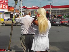 Hawt bimbo shows arse up petticoat