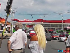 Hawt bimbo shows arse up petticoat