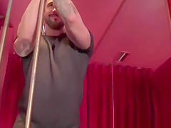 Homo beauty Zack Lemec shows off hunk body in striptease