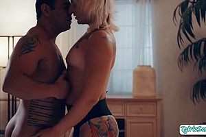 Horny Ts Takes An Aggressive Anal Reaming With Summer Raine