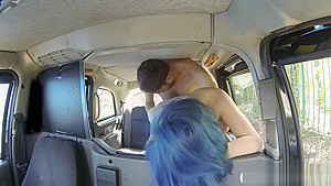 Horny couple hard boning in the taxi while filming them