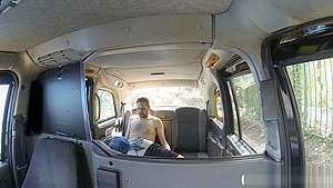 Horny couple hard boning in the taxi while filming them