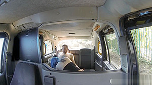 Horny couple hard boning in the taxi while filming them