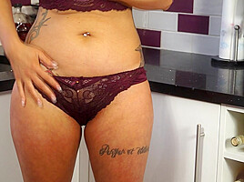 Hot British Milf Playing Woth Her Pussy In The Kitchen - MatureNL