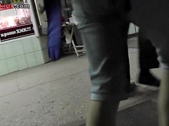Hot college gal pink panty upskirting