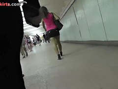 Hot college gal pink panty upskirting