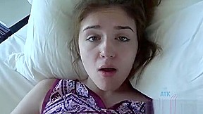 Hot girlfriend footjob with creampie kj