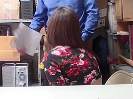 Hot teen 18+ Shoplifter Became Very Cooperative
