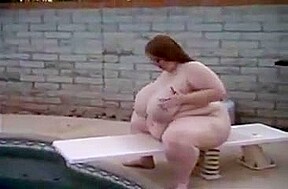 Huge tits on bbw in pool