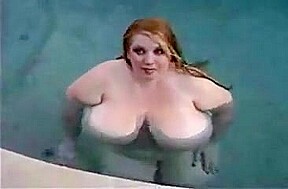 Huge tits on bbw in pool