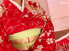 Japanese Chick Vibes Her Pussy Close Up With A Wand And Gets Facial