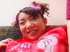 Japanese girl gets her pussy vibrated part1