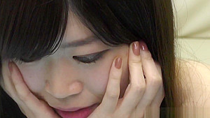 Japanese hottie peeing