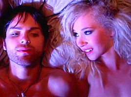 Juno Temple - Curly Blone teen 18+, Topless Small Boobs - Kaboom (2010)