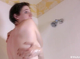 Kitty - Shower