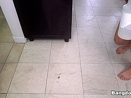 Kylie Rogue In Latina Maid Banged After Cleaning Video
