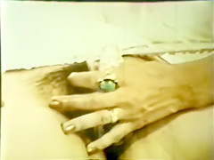 Lesbian Peepshow Loops 536 70s and 80s - Scene 4