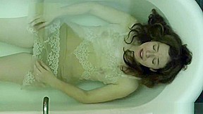 Lucia Romano and Rita Batata - Motel S01E05
