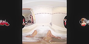 Luisa! in 3 Striptease - VRLatina